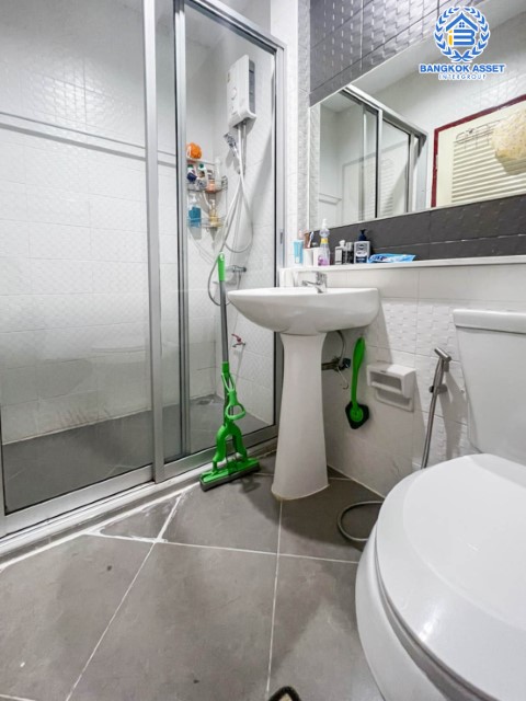 *****ทาวน์โฮมมือสองย่านกรุงเทพมหานคร ม.สุขาภิบาล5 สุขาภิบาล เนื้อที่ 18 ตร.ว. ฟังก์ชัน 2 ห้องนอน 3 ห้องน้ำ 2 ที่จอดรถ ออฟฟิศทำเลดี เดินทางสะดวก ตั้งอยู่บนถ.สุขาภิบาล 5 ใกล้รถไฟฟ้าสายสีเขียว "สถานีสายหยุด" ราคาสุดคุ้ม!